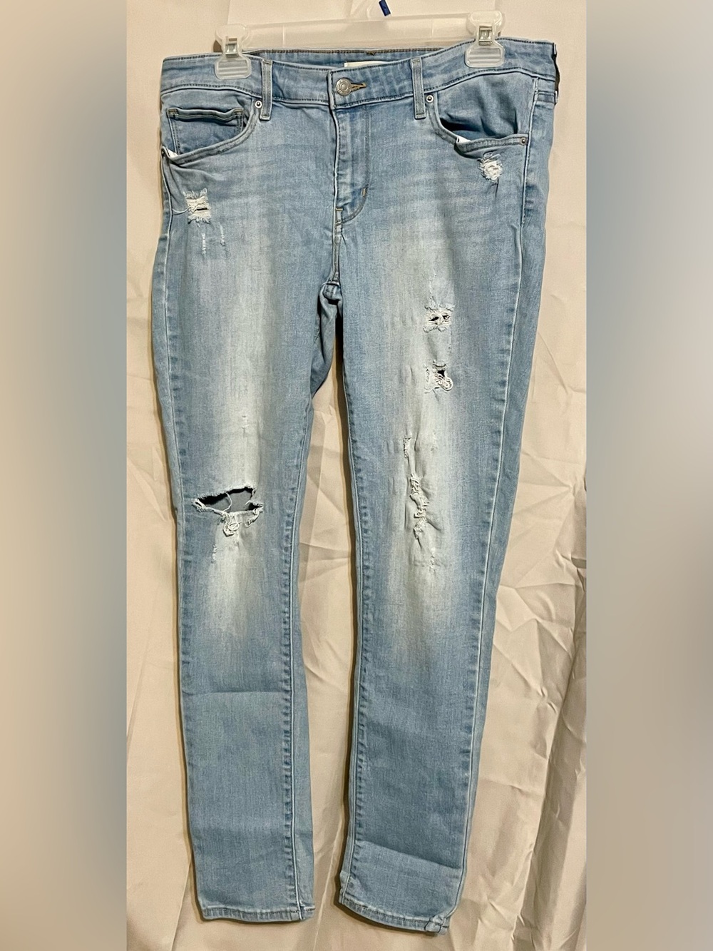 Light Wash Distressed Women’s Jeans - Classic Slim Fit 711 Skinny